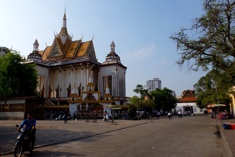 Phnom Penh - Traveling to Cambodia